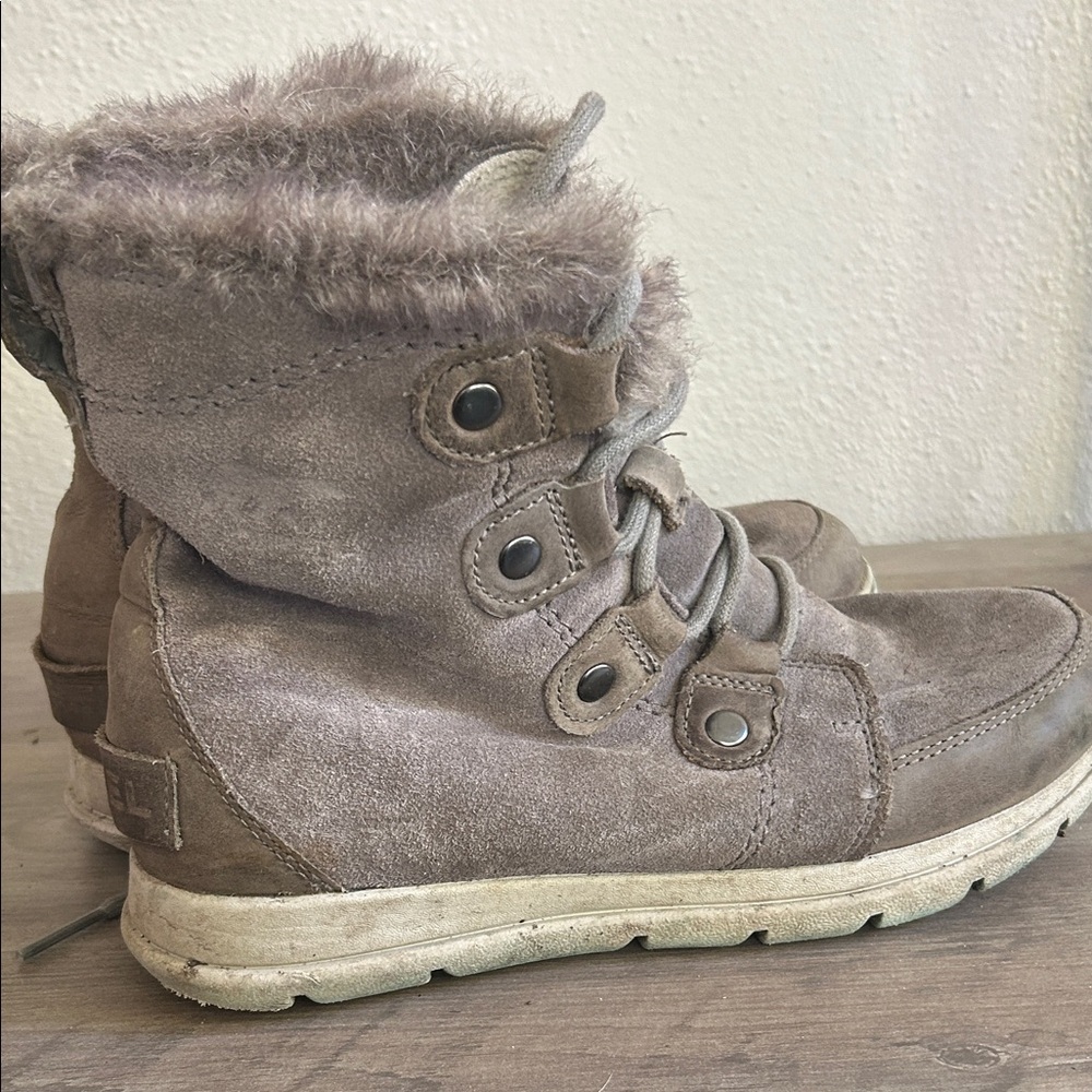 Sorel Women's Gray Fur-Lined Winter Boots